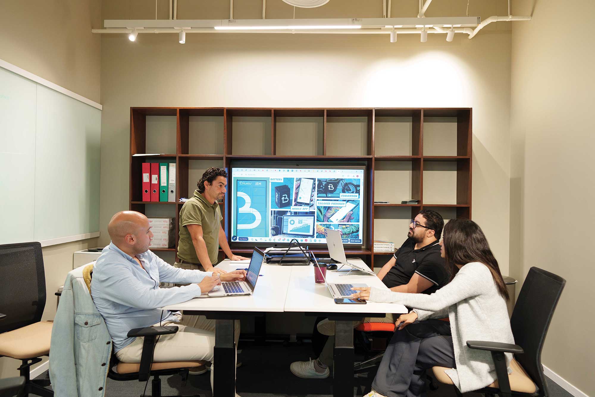 BluEV office meeting in the innovation hub