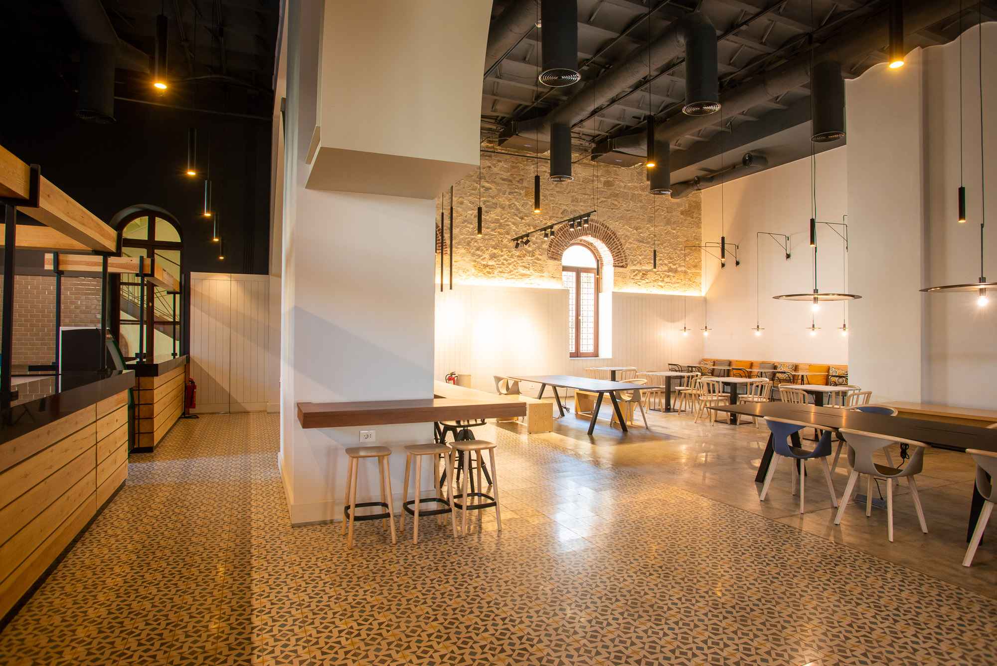 Seats and tables in a cafeteria
