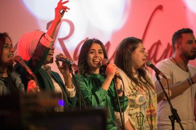 Girls singing 