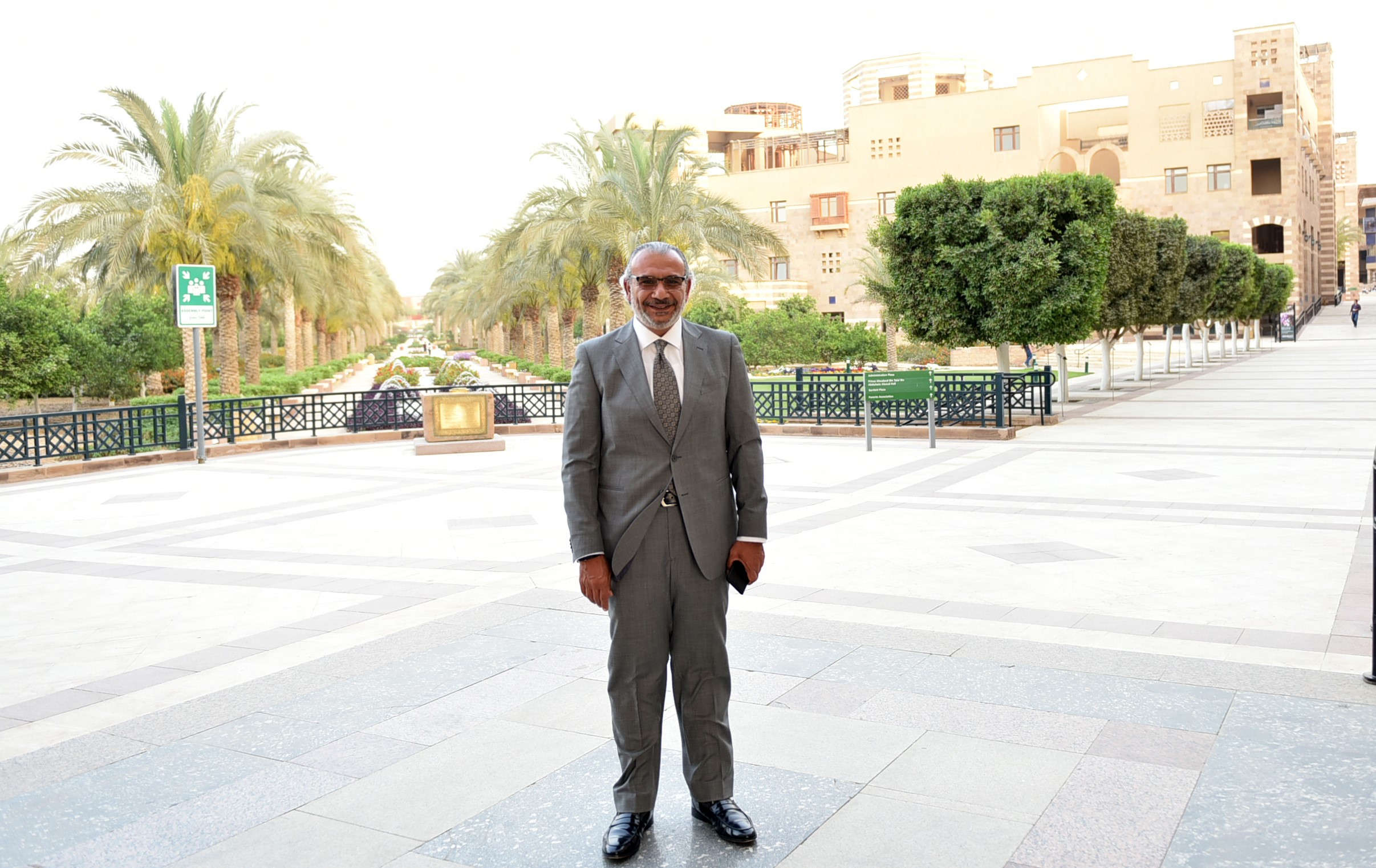 Alumni Council: 'Let's All Put Our Hands Together'