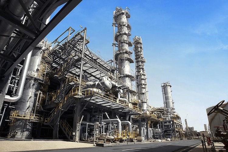 AUC is spearheading petrochemical education to to serve industry and corporate needs.