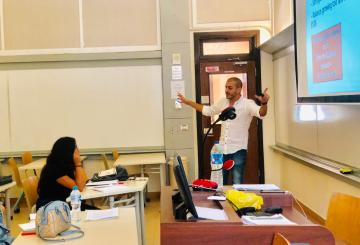 Public speaking AUC course image