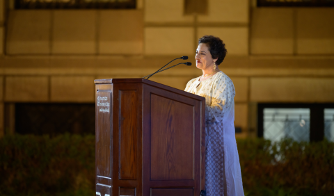 Salima Ikram receiving Amelia Peabody award
