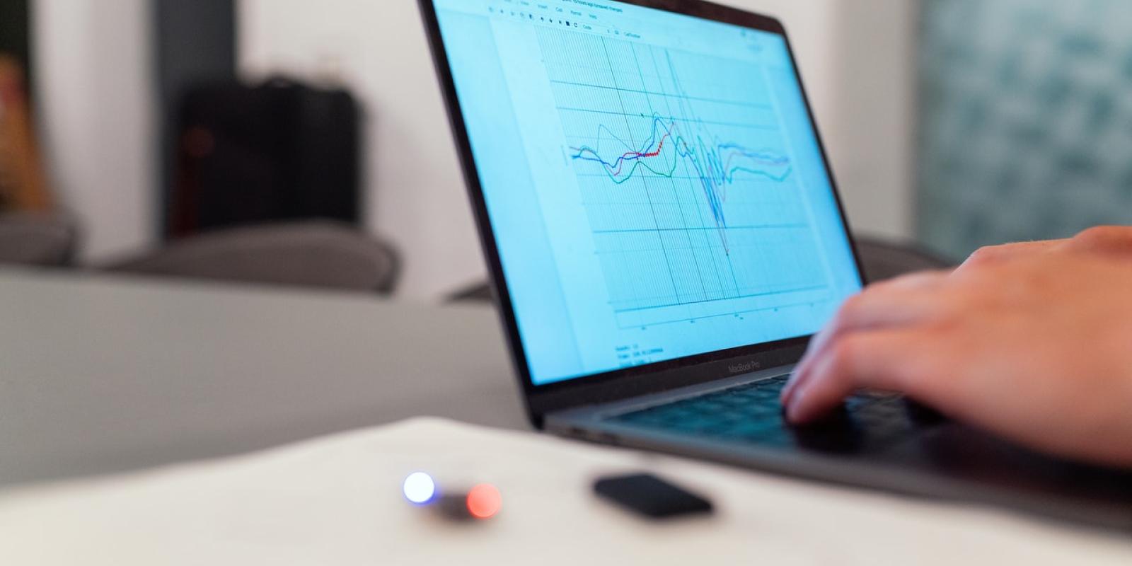 coputer screen with graph on it