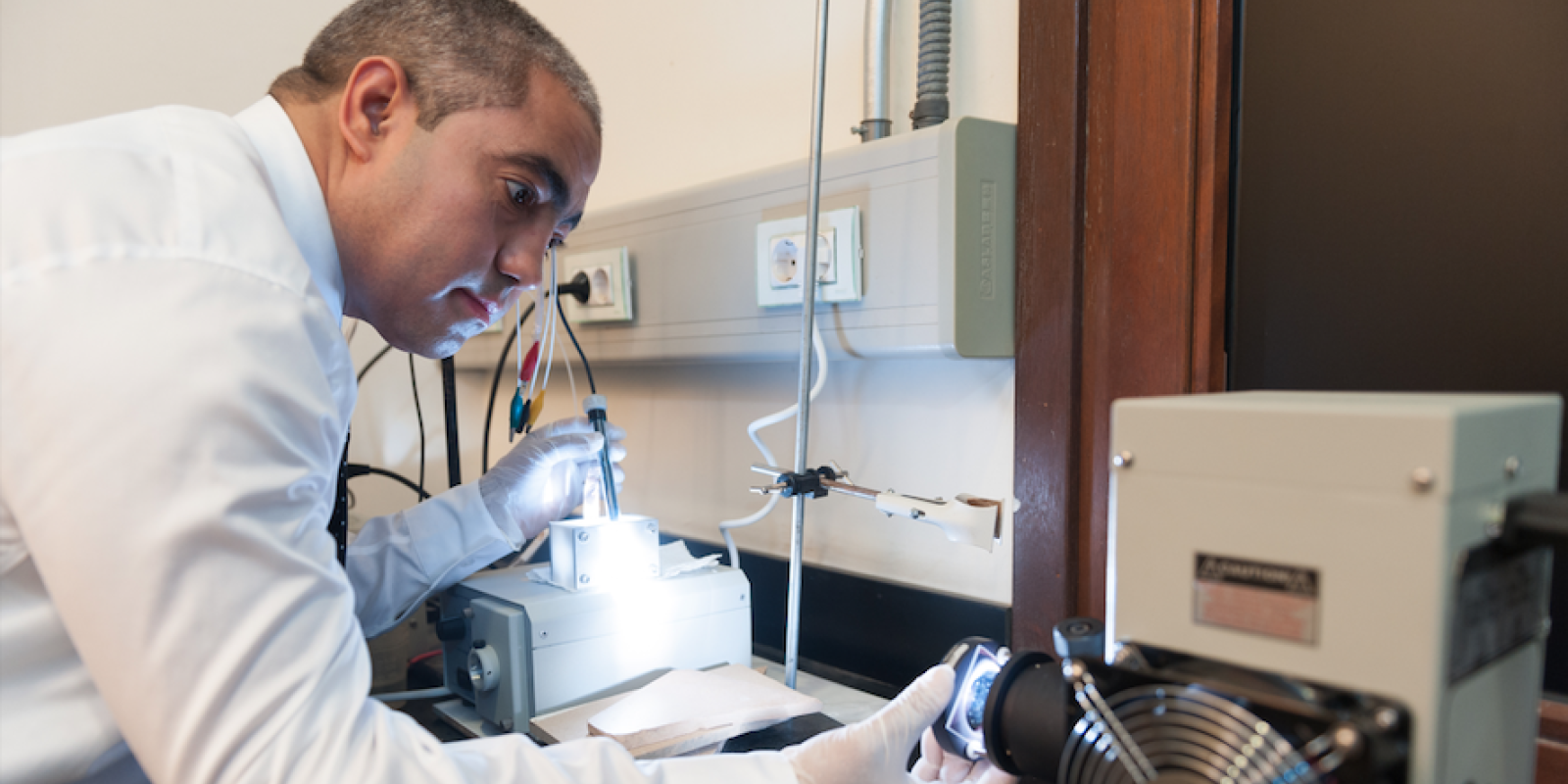  Nageh Allam, AUC professor of materials engineering