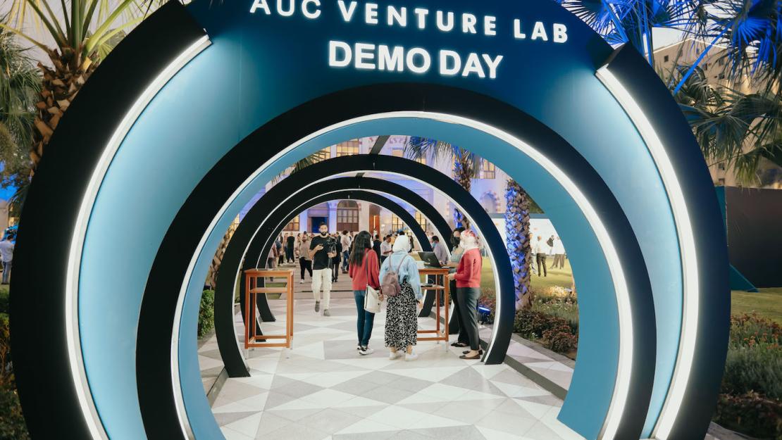  event Attendant arriving to AUC Venture Lab FinTech