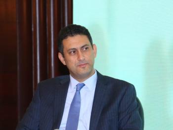 Assistant Professor and Abdul Latif Jameel Endowed Chair of Entrepreneurship Ayman Ismail moderating a session on entrepreneurship in Egypt