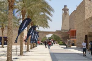 Students walking around AUC campus