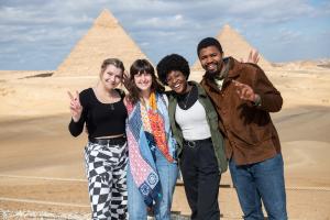 students_in_pyramids
