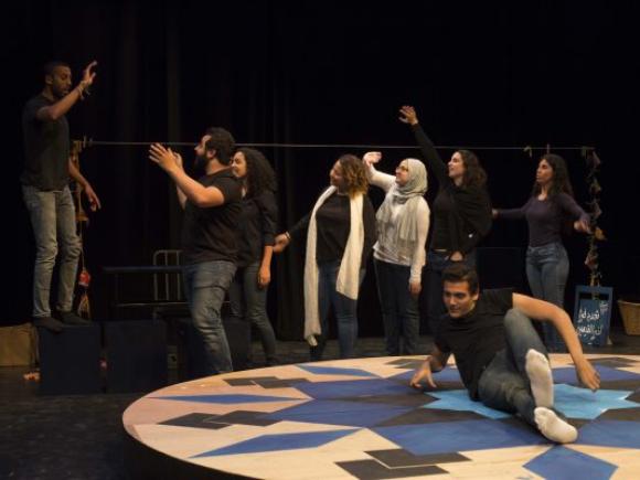 students-play