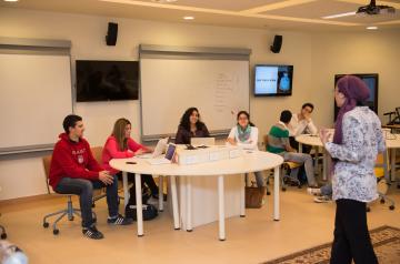students_classroom-20141120-_d619324-4000px_w.jpg students_classroom