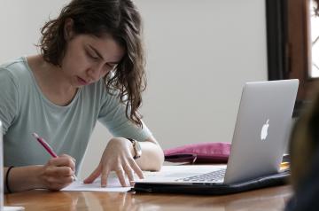 AUC Student Studying