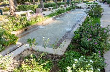 Garden Central Fountain AUC