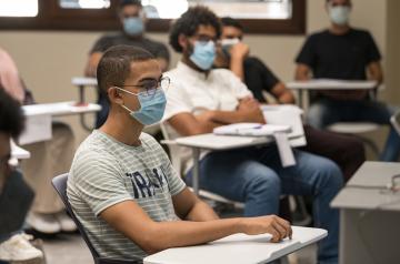 auc-students-classroom
