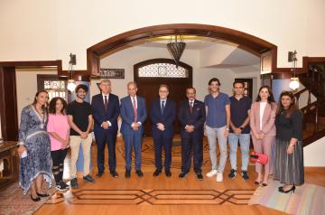 Al Habtoor with AUC leadership and students