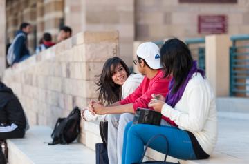 dsc_0127.jpg students-on-campus