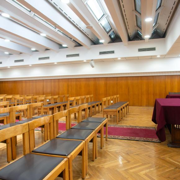 Chairs and a table in a classroom