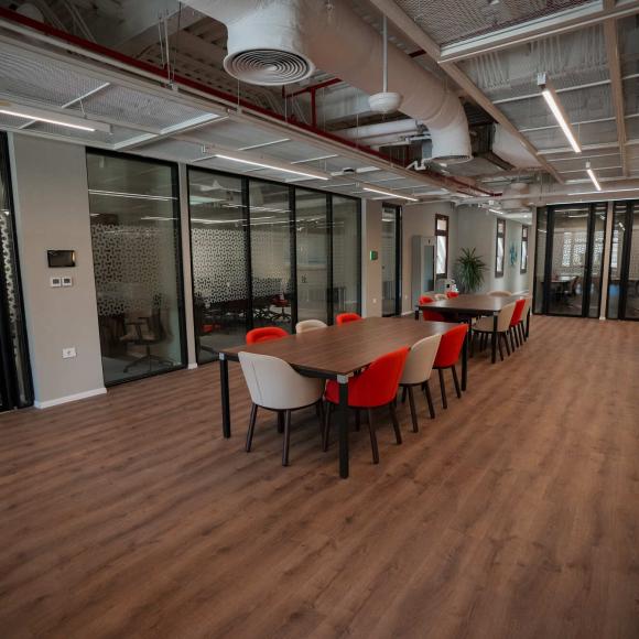 auc innovation hub shared work table