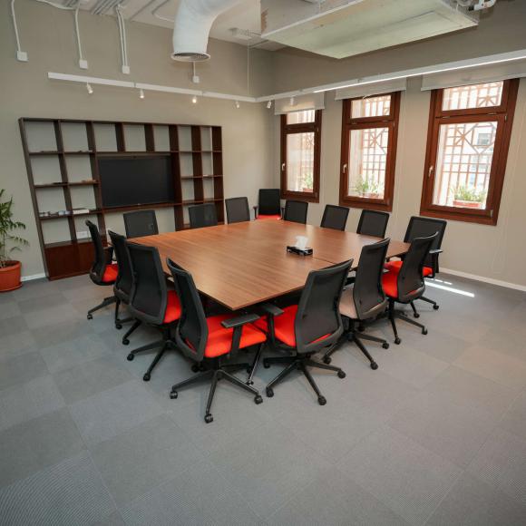 auc innovation hub meeting room