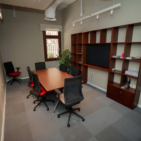 auc innovation hub meeting room